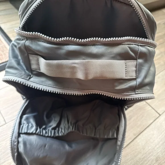 Everyday Backpack 2.0 23L
Asphalt Grey/Rhino Grey - Picture 6 of 7